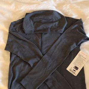NWT lulu Swiftly Tech Hooded 1/2 Zip